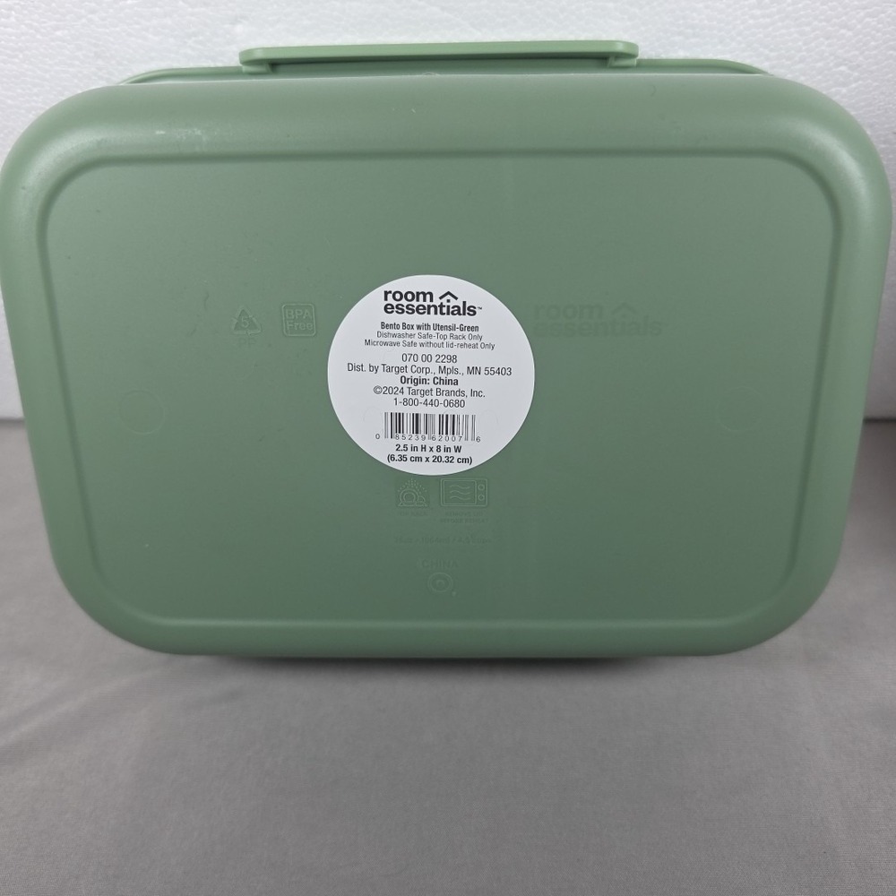 Green Bento Container with Utensil Meal Prep Lunch Box - Picture 2 of 4